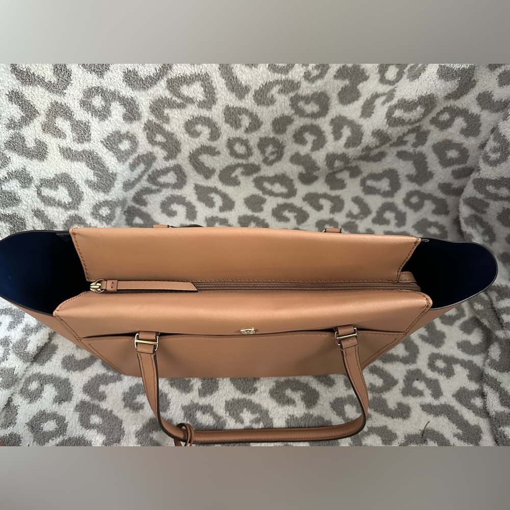 Tory Burch Tan Shoulder Bag - Picture 5 of 9